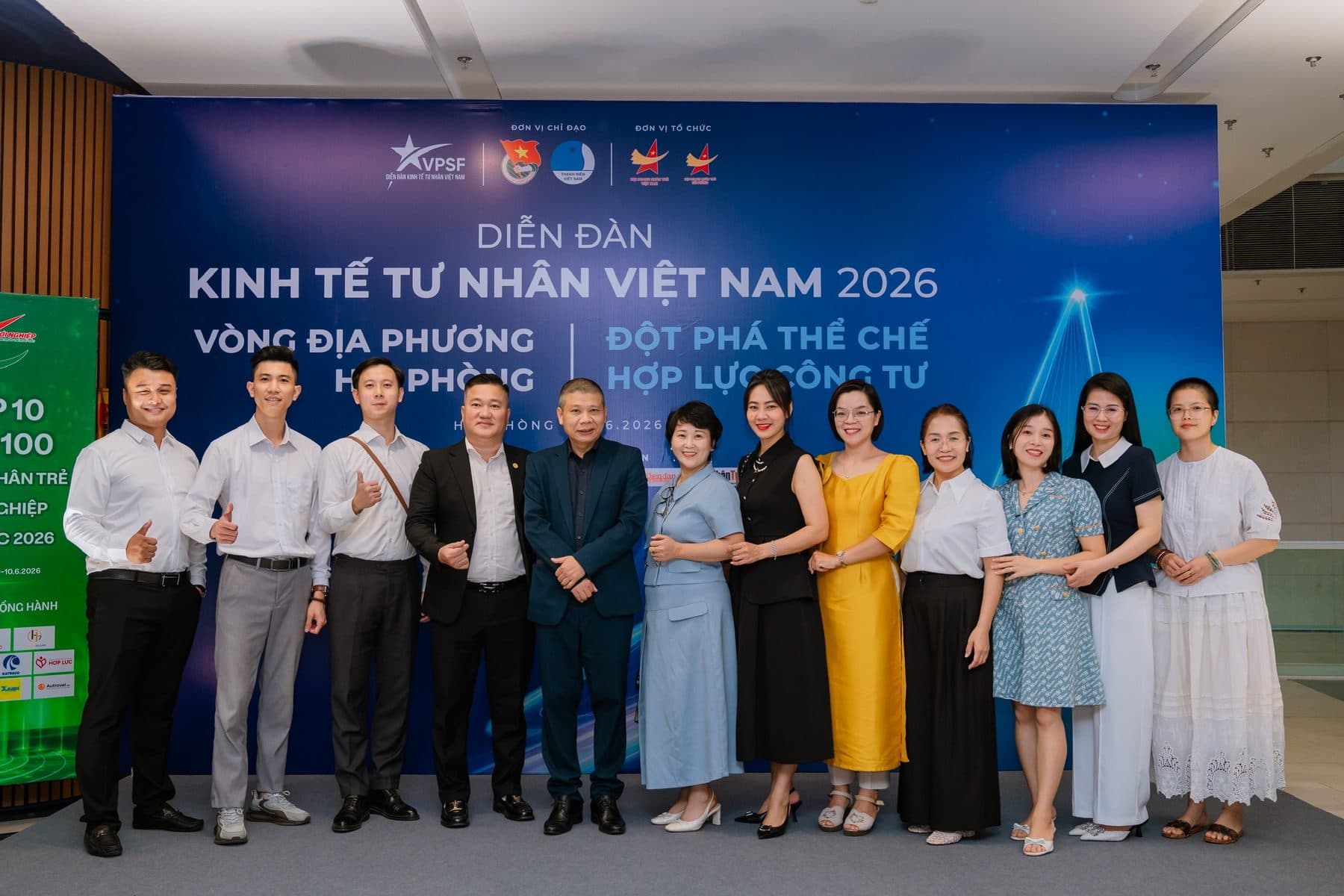 Mô hình này cần nhiều bên cùng tham gia